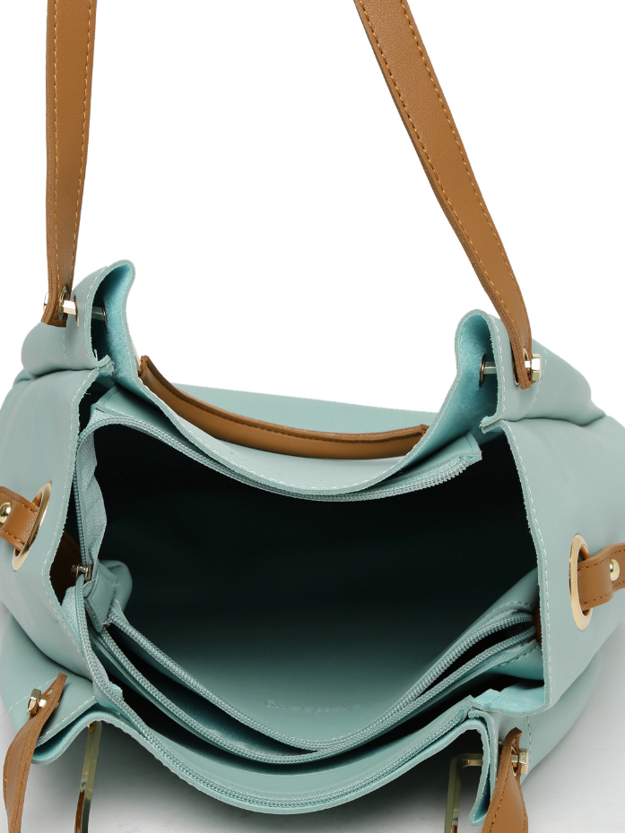 حقيبة كتف بلون ازرق